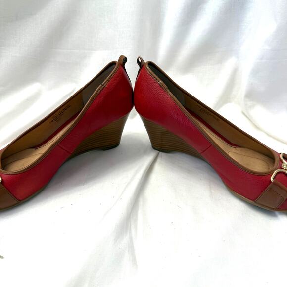 Sofft Red Leather Camira Peep Toe Wedge with Gold Buckle Detail. Womens size 9.5 - Picture 3 of 7